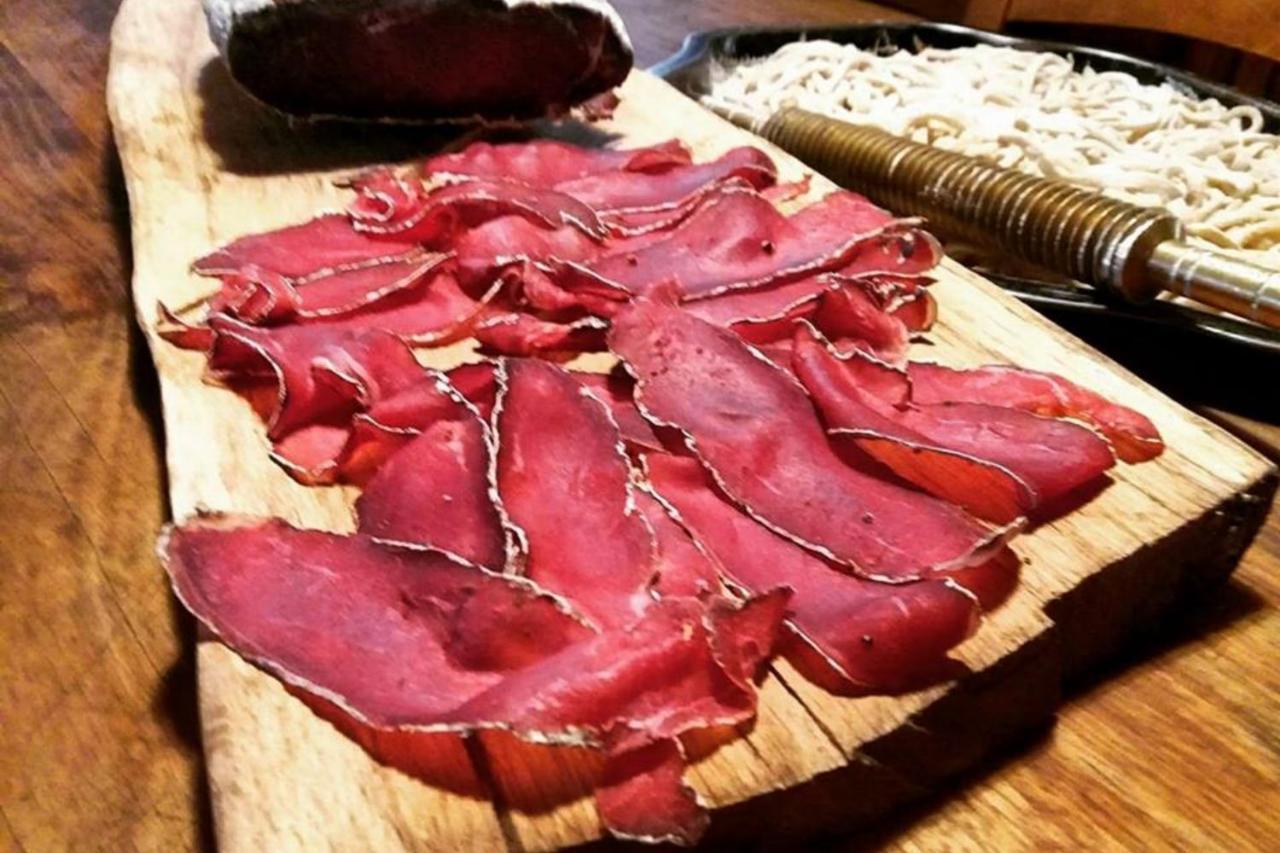 Agriturismo Di Charme E Ristorante Stallato Il Filo Di Paglia Carro Eksteriør billede