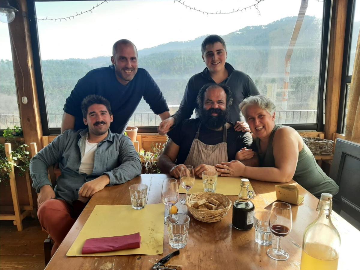 Agriturismo Di Charme E Ristorante Stallato Il Filo Di Paglia Carro Eksteriør billede