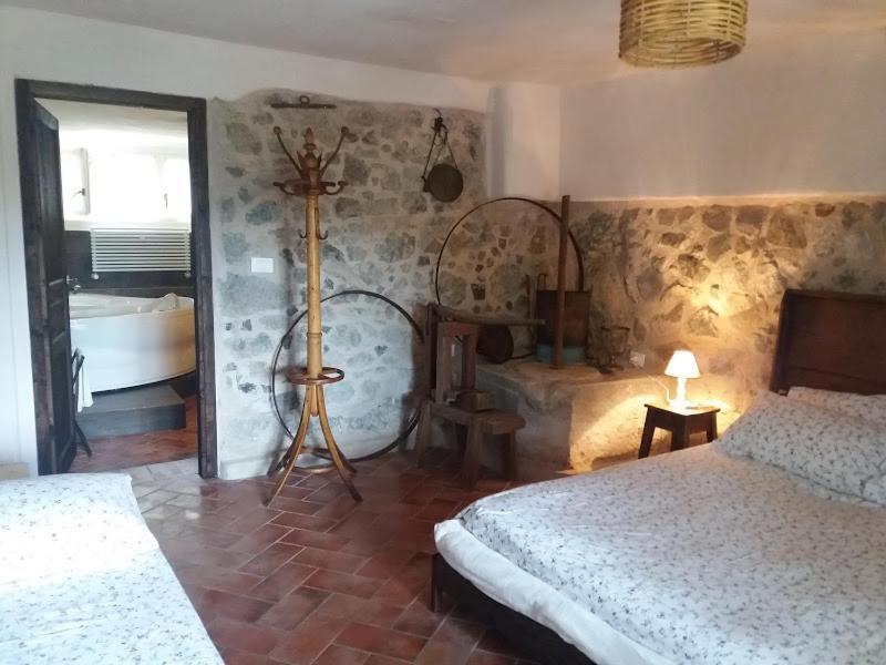 Agriturismo Di Charme E Ristorante Stallato Il Filo Di Paglia Carro Eksteriør billede