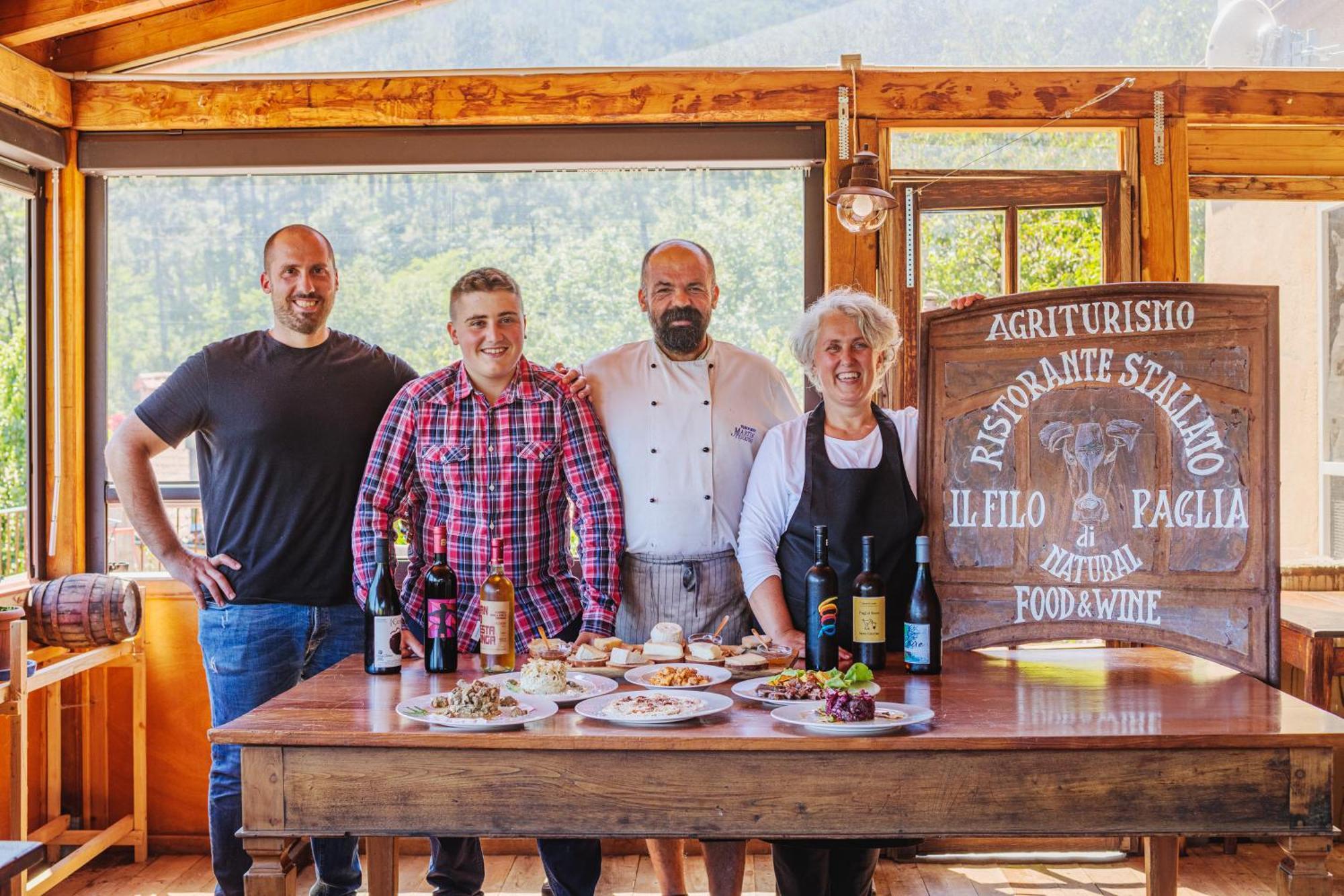 Agriturismo Di Charme E Ristorante Stallato Il Filo Di Paglia Carro Eksteriør billede